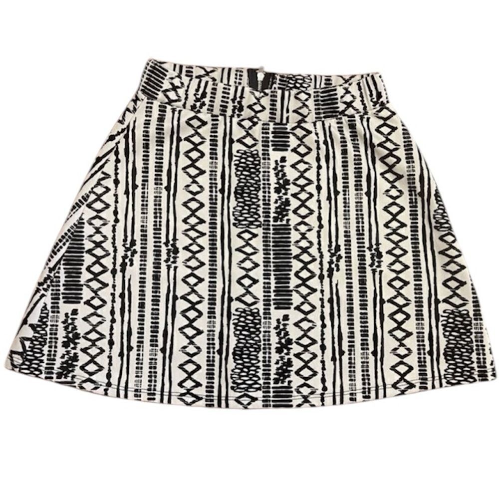 B Jewel Skirt Size Small